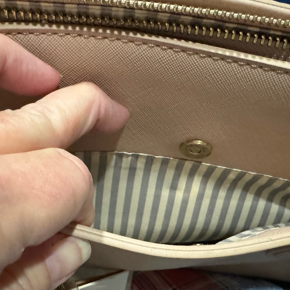 Miztique Vegan Handbag; NWT - Picture 6 of 7